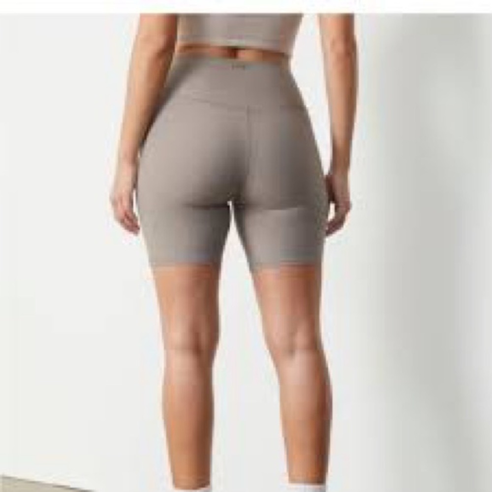 NWOT Abercrombie & Fitch YPB Taupe Light Brown Tan Biker Short Size: Small